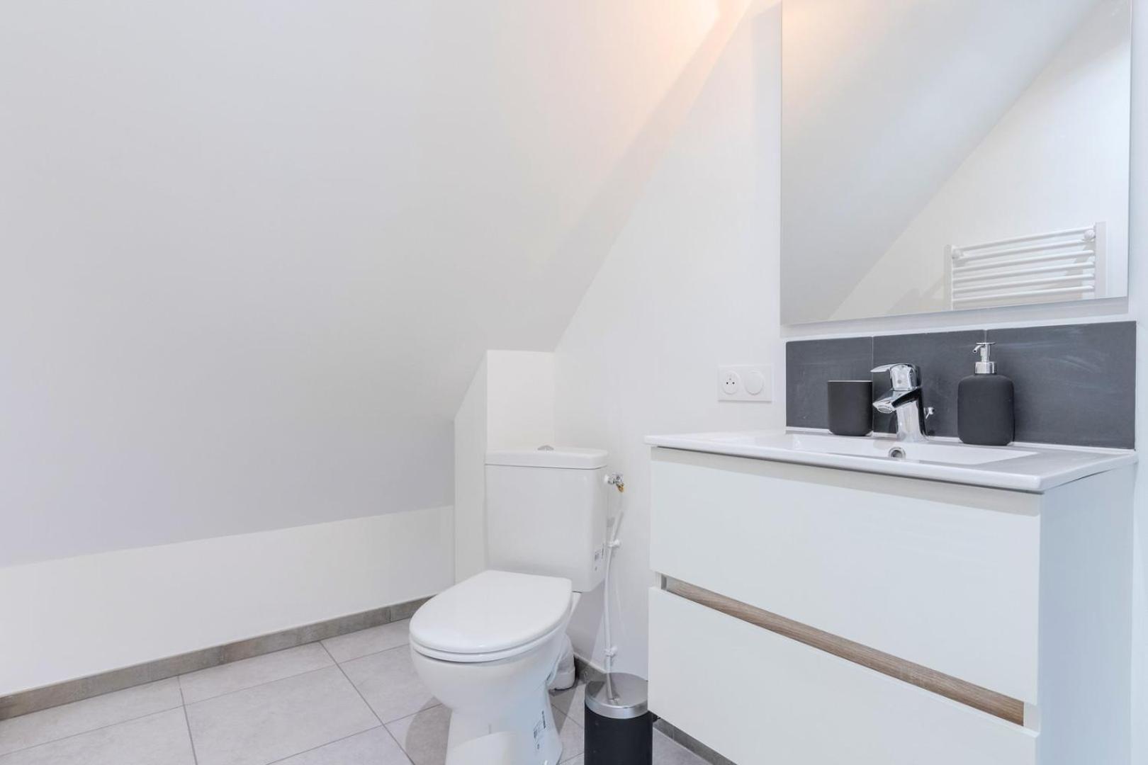 Bright 3-Bedroom 2-Bathroom Flat リール エクステリア 写真